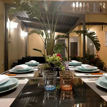 Casa Flores Del Mediterráneo * Badalona