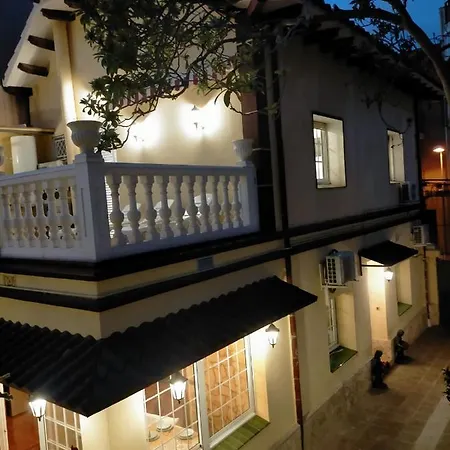 Homestay Casa Flores Del Mediterraneo *