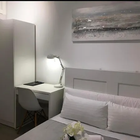 Casa Flores Del Mediterraneo * Badalona