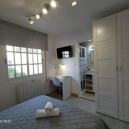 Casa Flores Del Mediterraneo * Badalona